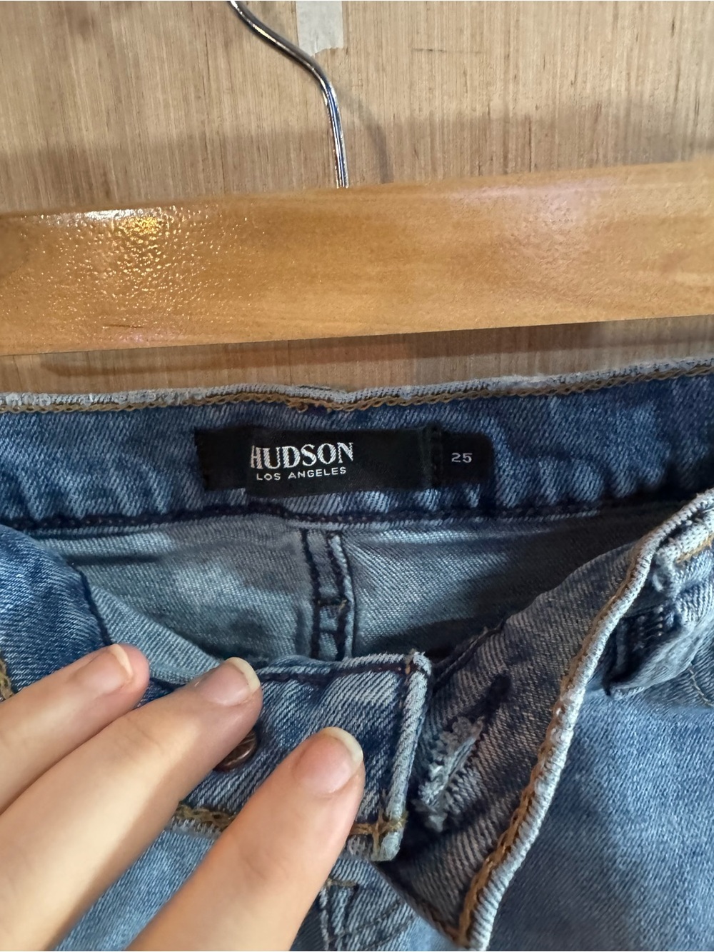 Hudson Jeans Light Wash Gemma Frayed Denim Cutoff Shorts Size 25 - Picture 3 of 4